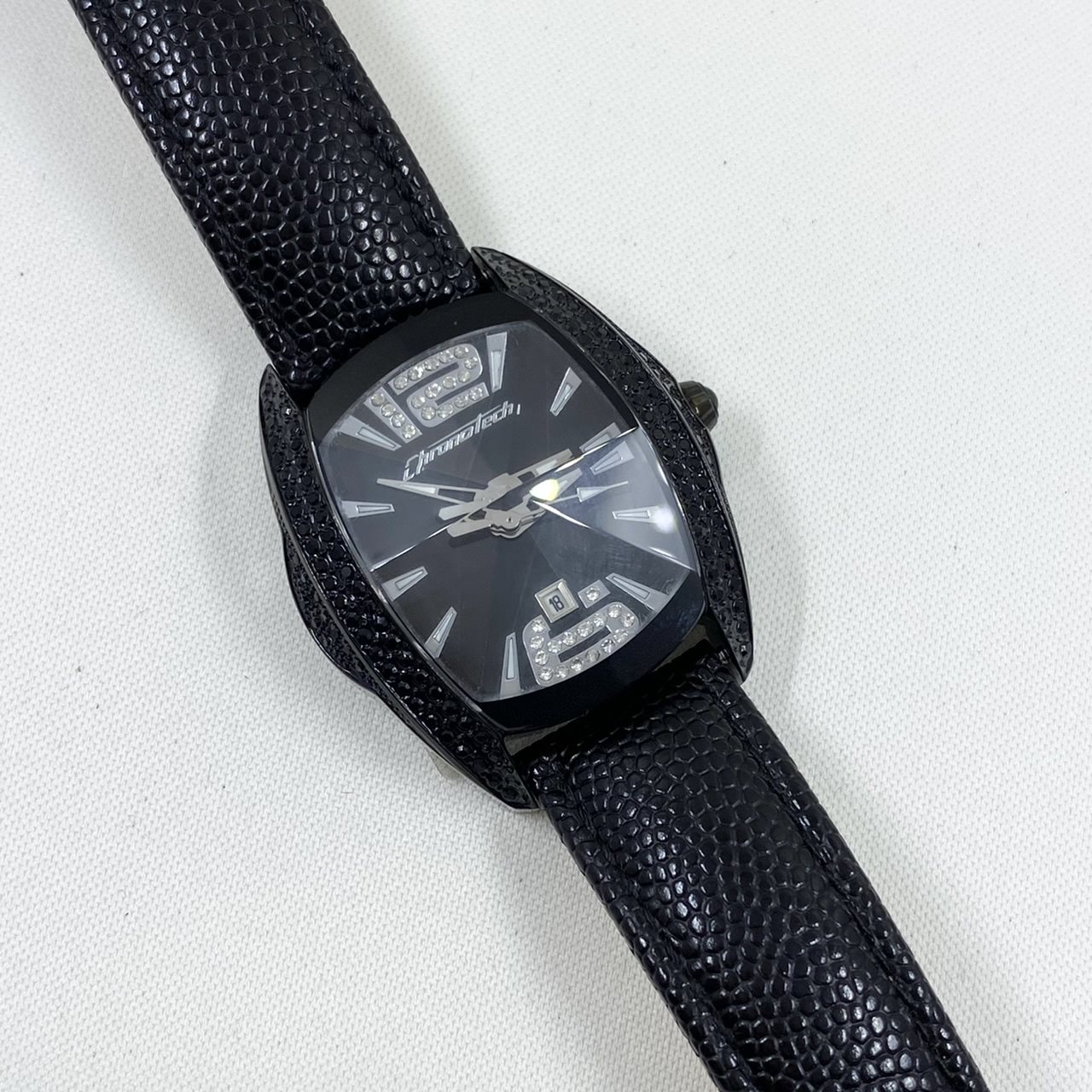Cinturino per orologio in pelle nera patinato dipinto a mano