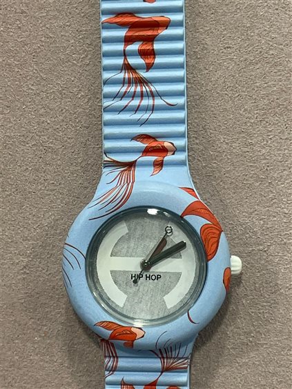 HIP HOP Orologio Solo Tempo Black Tie, Unisex, Completamente Nero con Quadrante Bianco e Numeri Ben Visibili, Cinturino Morbido in Silicone Resistente all'Acqua HWU0636 : Binda Italia