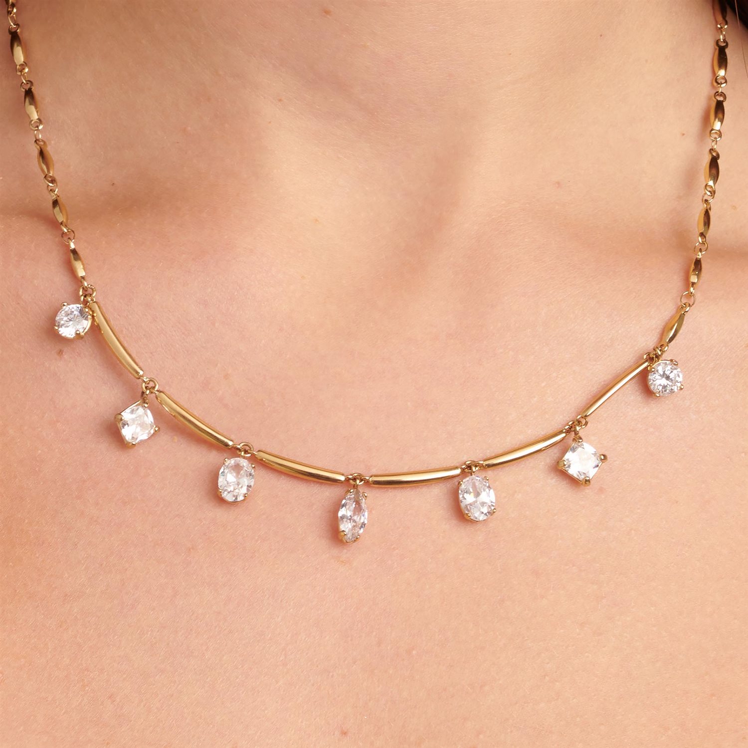 Collana Affinity in acciaio con zirconi pendenti - BROSWAY - Luxury Zone