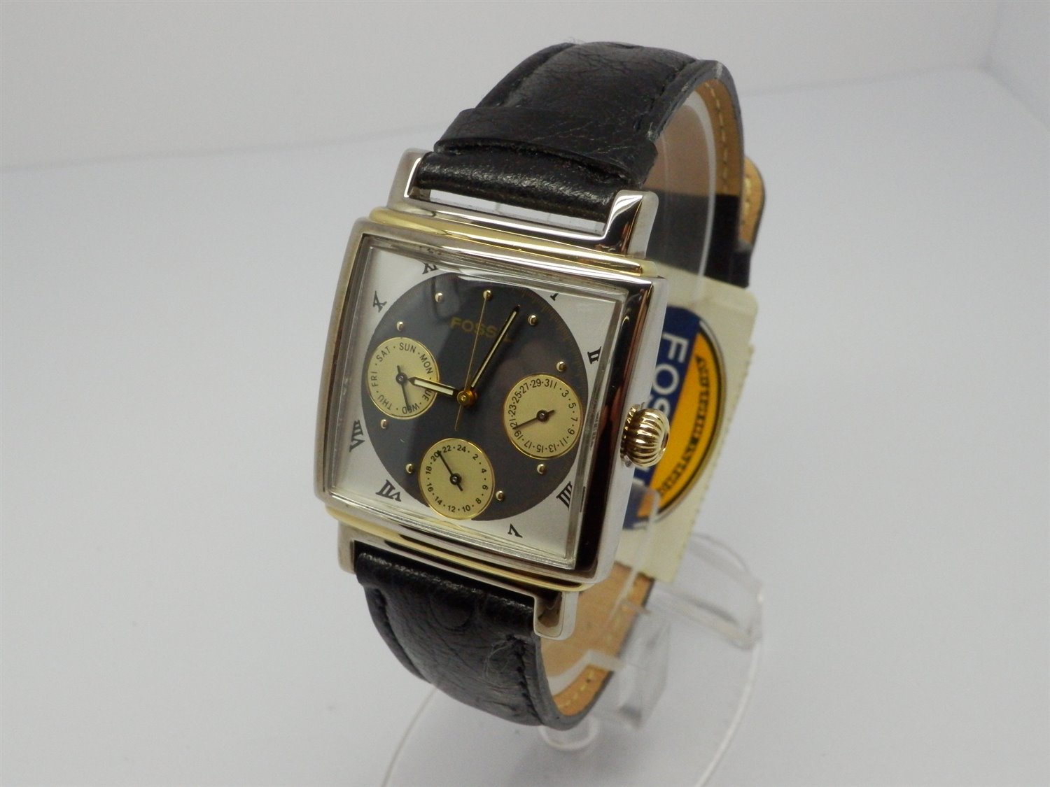 1995 FOSSIL TANK CHRONOGRAPH WATCH TG-4027 Fossil Silver Watch Timeless Elegance in Accessories main image 2