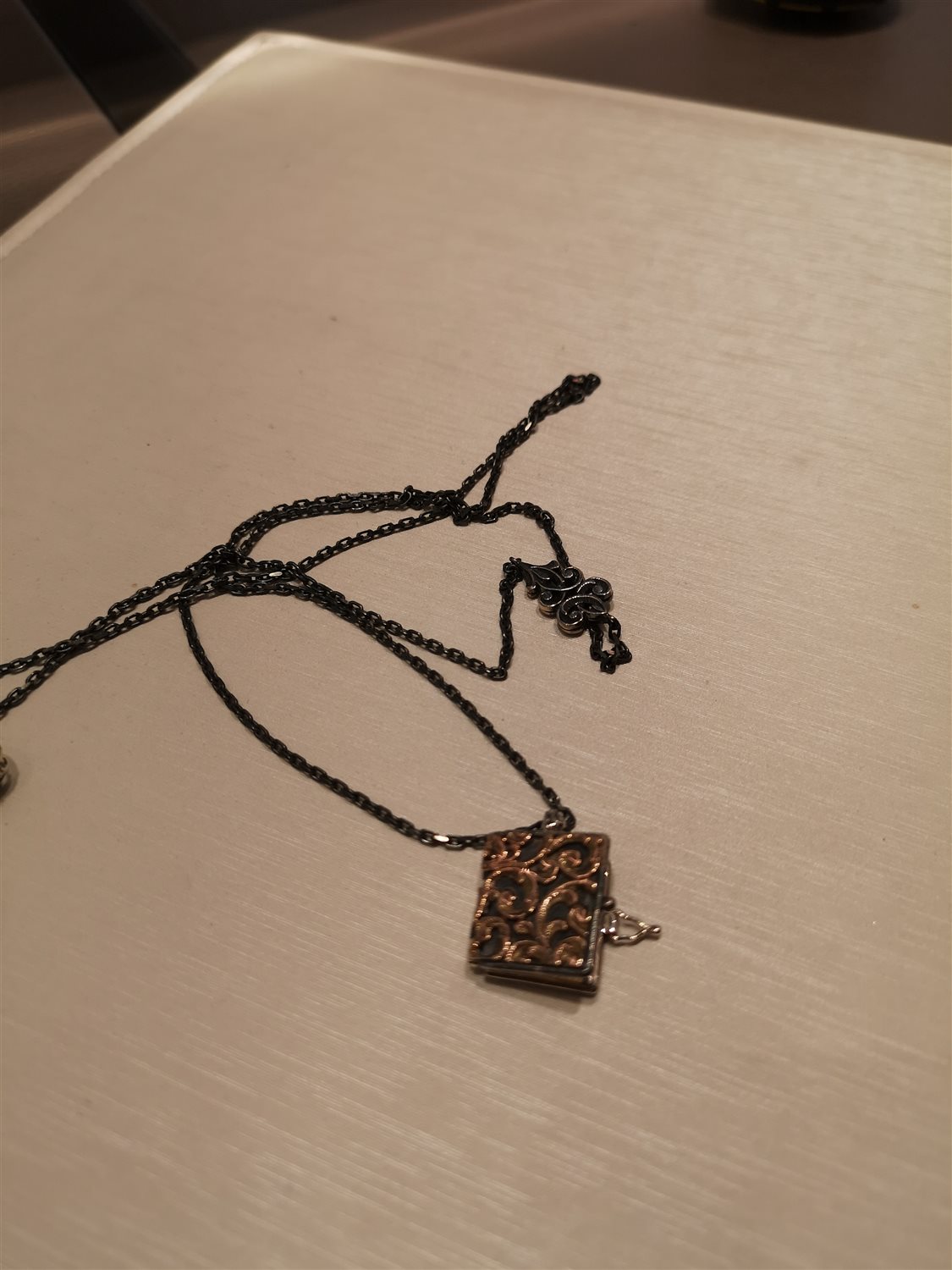 Collana lunga a due catene, bottoni grandi e piccoli argento e pietra –  Maria e Luisa Jewels